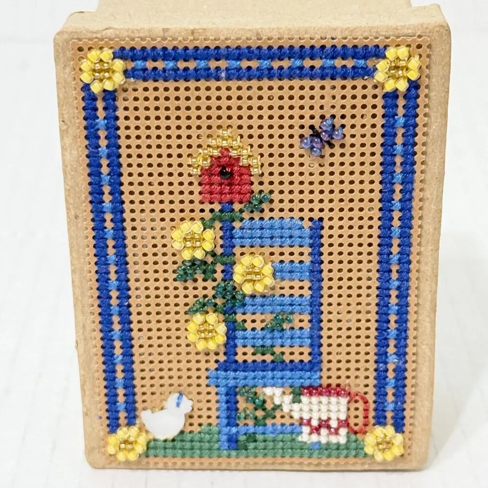 2 Garden Chair MHST47 Mill Hill Holiday Simple Treasures II Cross Stitch Kit Box